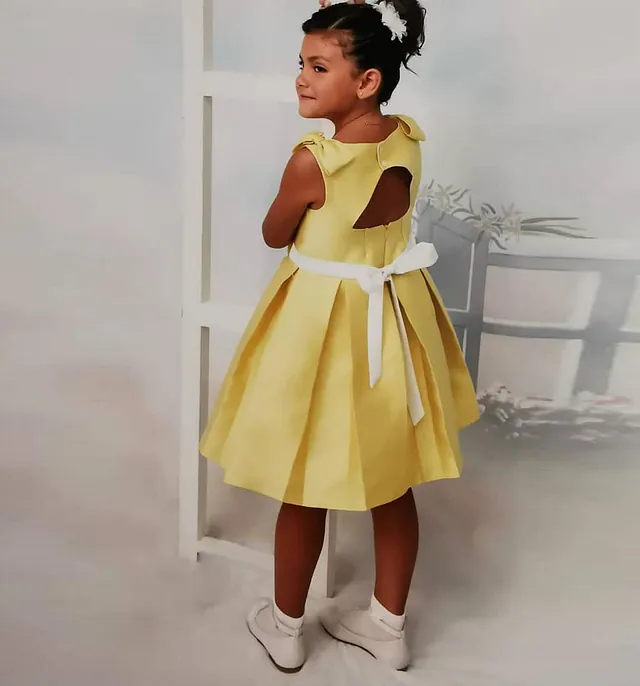 Boutique Infantil Elbe niña con vestido